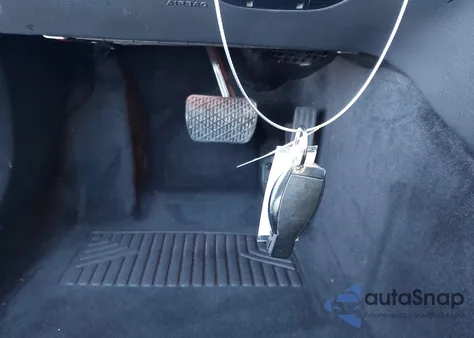 2018 Mercedes-Benz C 300 z USA, uszkodzony, nr VIN 55SWF4JB2JU251815